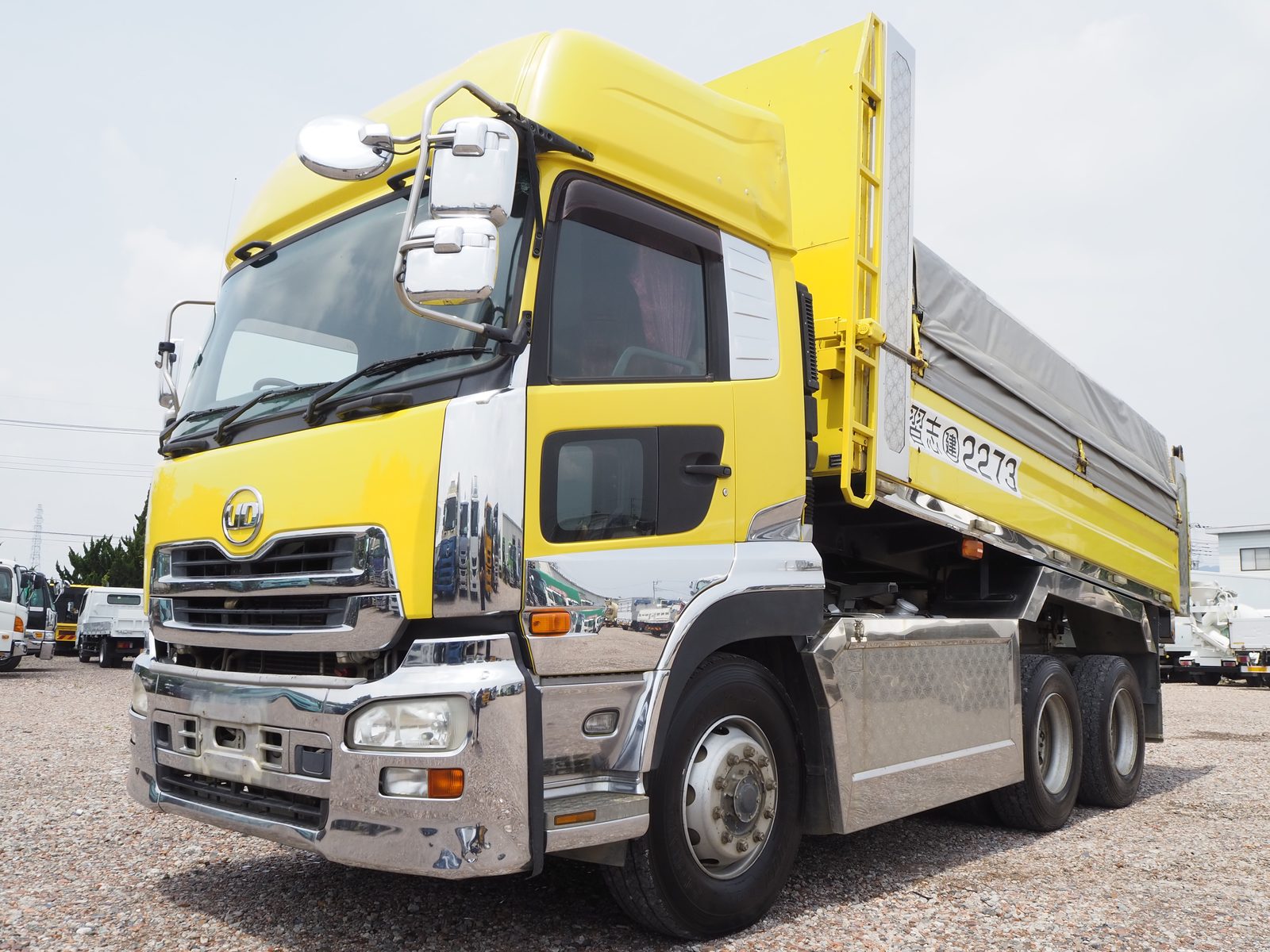 UD クオン ダンプ・ローダーダンプ
