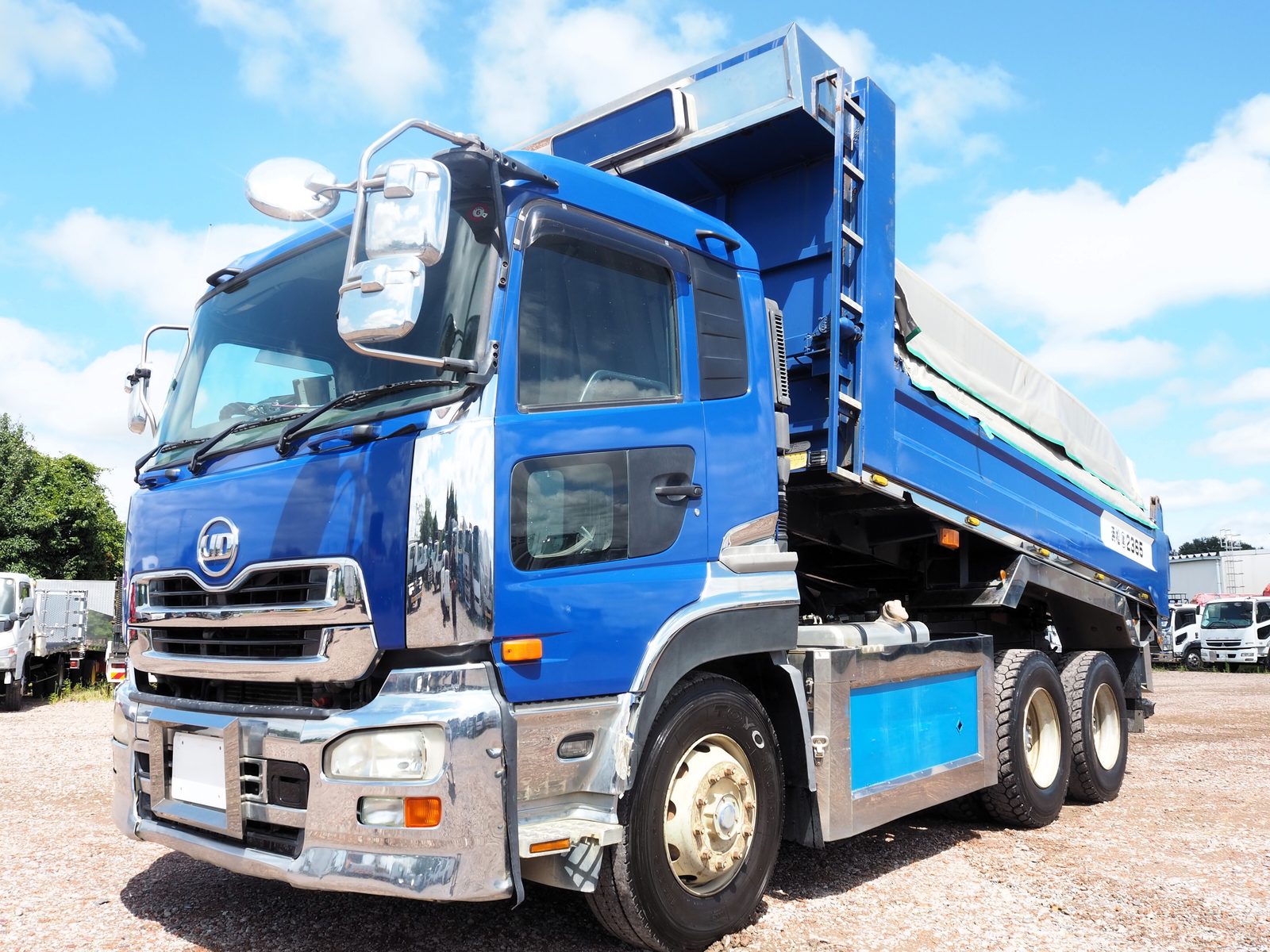 UD クオン ダンプ・ローダーダンプ