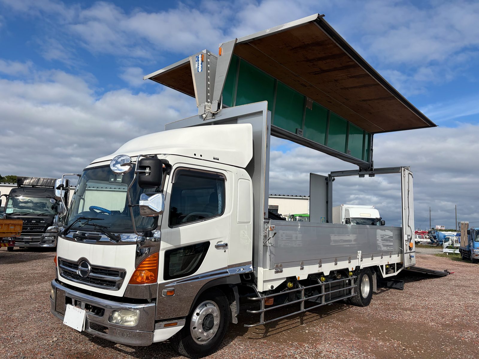 日野 レンジャー キャリアカー・車両運搬車